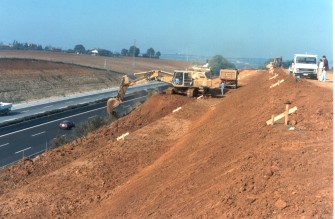 LAVORI DI ADEGUAMENTO A TRE CORSIE DELL’AUTOSTRADA A1 MILANO-NAPOLI. Tratto Orte-Fiano Romano: lotti 3-4 LAVORI DI ADEGUAMENTO A TRE CORSIE DELL’AUTOSTRADA A1 MILANO-NAPOLI. Tratto Orte-Fiano Romano: lotti 3-4